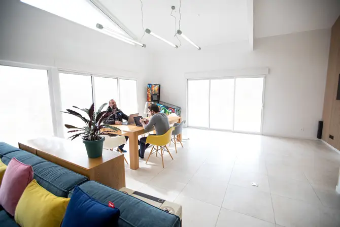 Grand espace de tournage de 80m2 à Bordeaux